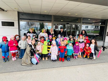 Pustni obisk v občinski hiši