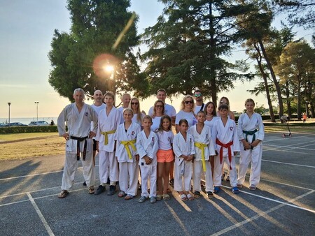 Člani Sankukai karate kluba Grosuplje na letošnji 48. letni karate šoli. 