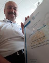 Na fotografiji: g. Janez Šerjak je prejel priznanje Turistične zveze Slovenije za prizadevno prostovoljsko delo v TD Cer Cerovo