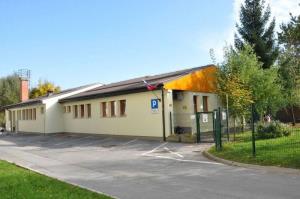 b_800_600_0_00_images_stories_Novice_2015_Zdravstveni_dom_Grosuplje_vrtec_Pika_in_sola_na_Adamicevi_6