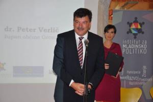 b_800_600_0_00_images_stories_Novice_2014_Obcina_Grosuplje_prejemnica_certifikata_Mladim_prijazna_obcina_9c